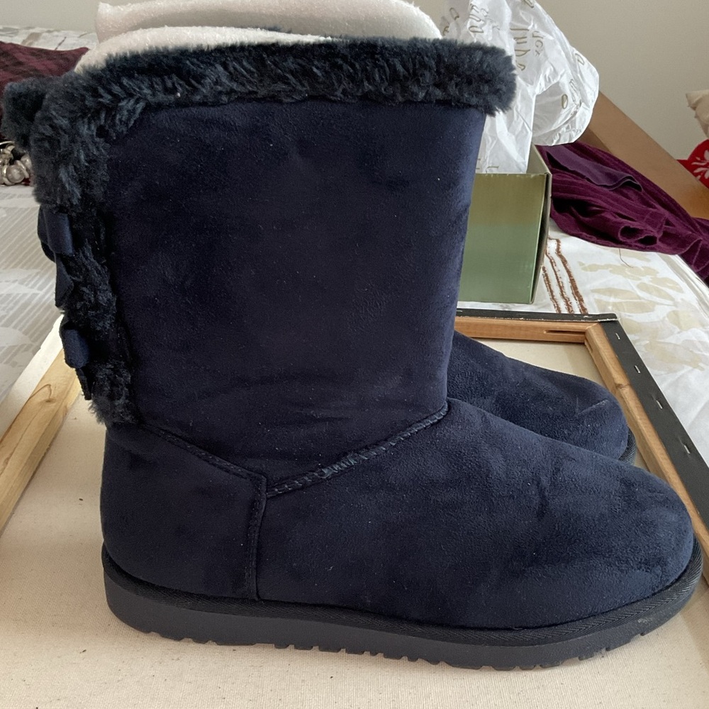 Women's Cozy Navy Blue Fur-Lined Boots